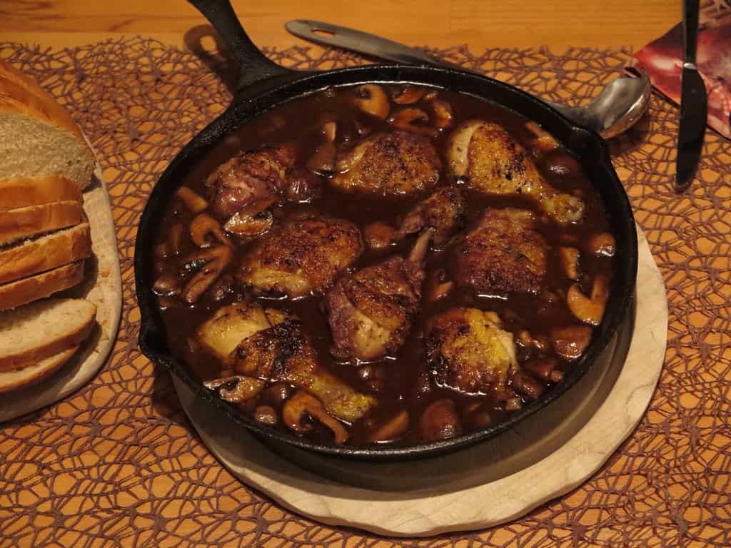 Coq au Vin | Κοκκινιστός κόκορας με κόκκινο κρασί